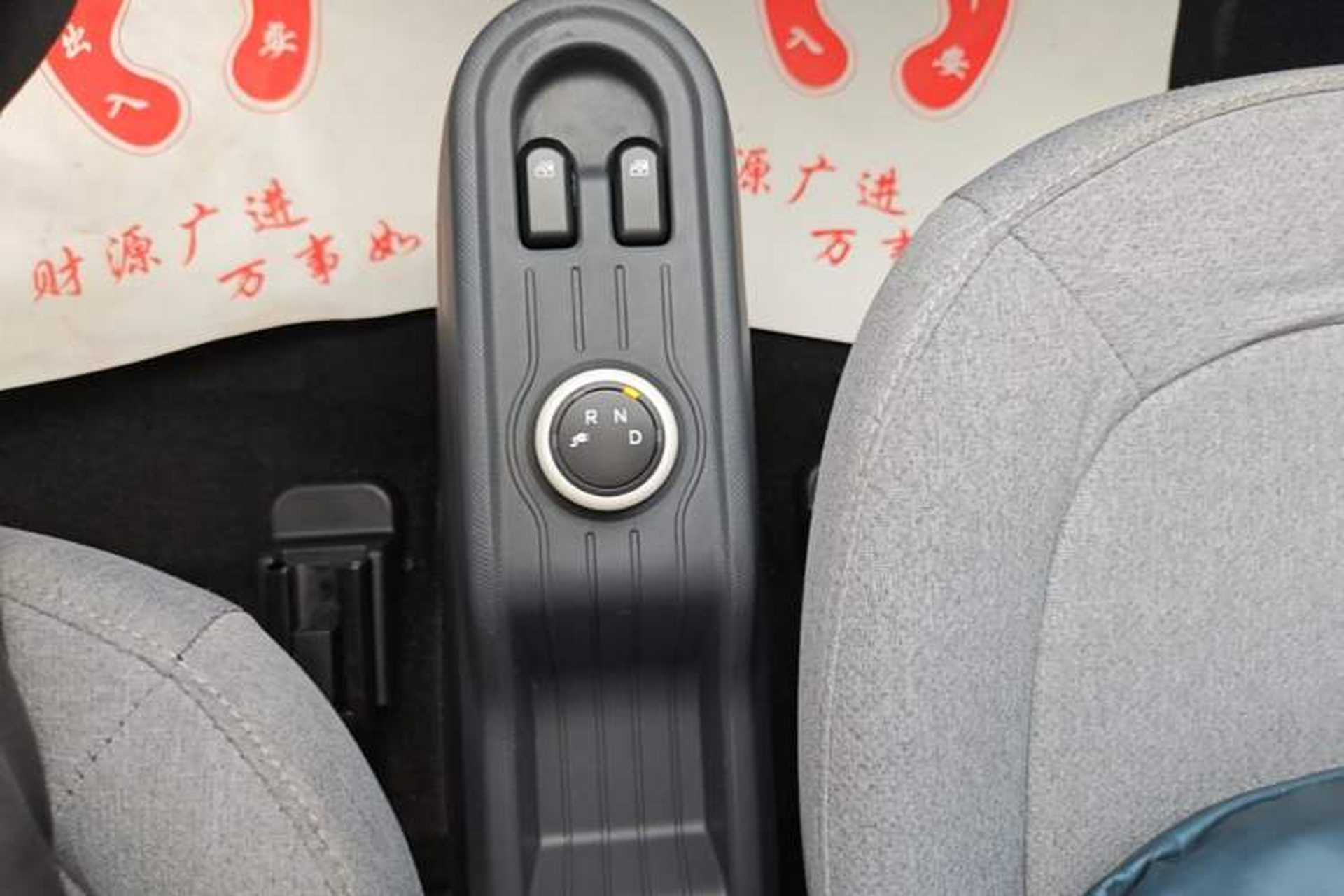 Used Wuling Hongguang MINIEV 2021 Macaron Fashion Model Lithium Iron Phosphate Gear Lever