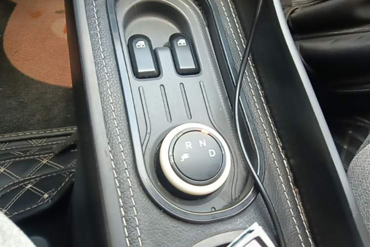 Used Wuling Hongguang MINIEV 2021 Macaron Premium Model – Lithium Iron Phosphate Gear Lever