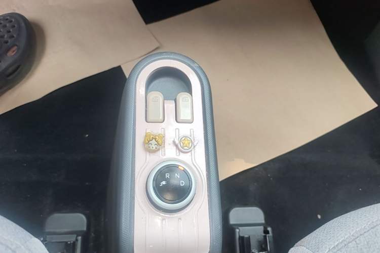 Used Wuling Hongguang MINIEV 2021 Macaron Fashion Edition Lithium-Ion Battery Gear Lever