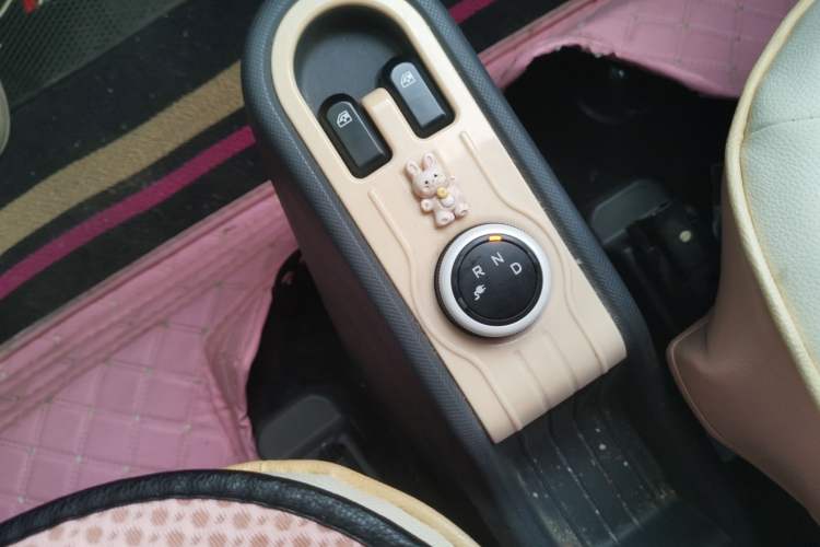 Used Wuling Hongguang MINIEV 2021 Macaron Premium Model – Lithium Iron Phosphate Gear Lever