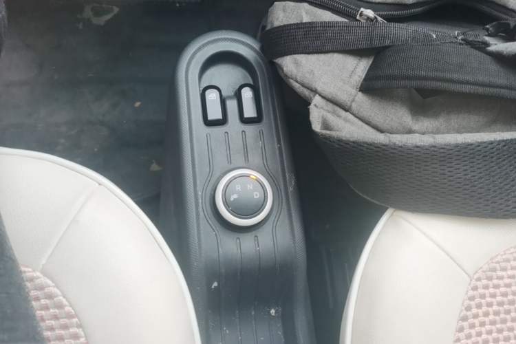 Used Wuling Hongguang MINIEV 2021 Macaron Premium Model – Lithium Iron Phosphate Gear Lever
