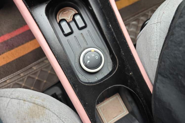 Used Wuling Hongguang MINIEV 2021 Macaron Premium Model – Lithium Iron Phosphate Gear Lever