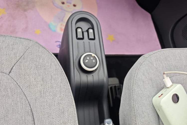 Used Wuling Hongguang MINIEV 2021 Macaron Fashion Model Lithium Iron Phosphate Gear Lever