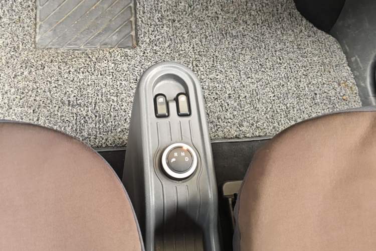 Used Wuling Hongguang MINIEV 2021 Macaron Premium Model – Lithium Iron Phosphate Gear Lever