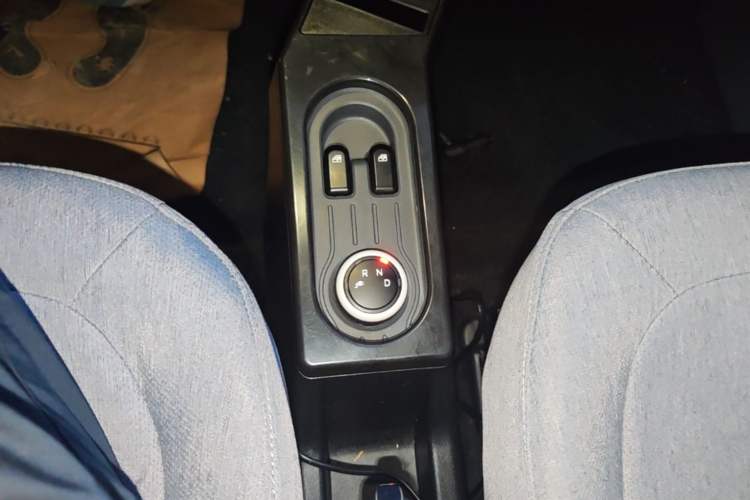 Used Wuling Hongguang MINIEV 2021 Macaron Premium Model – Lithium Iron Phosphate Gear Lever
