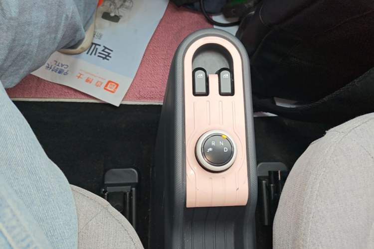 Used Wuling Hongguang MINIEV 2021 Macaron Premium Model – Lithium Iron Phosphate Gear Lever