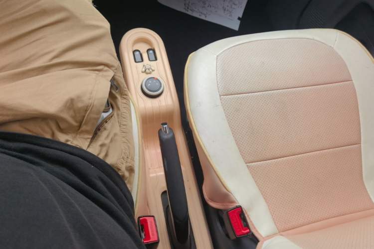 Used Wuling Hongguang MINIEV 2021 Macaron Premium Model – Lithium Iron Phosphate Gear Lever