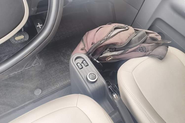 Used Wuling Hongguang MINIEV 2021 Macaron Fashion Model Lithium Iron Phosphate Gear Lever