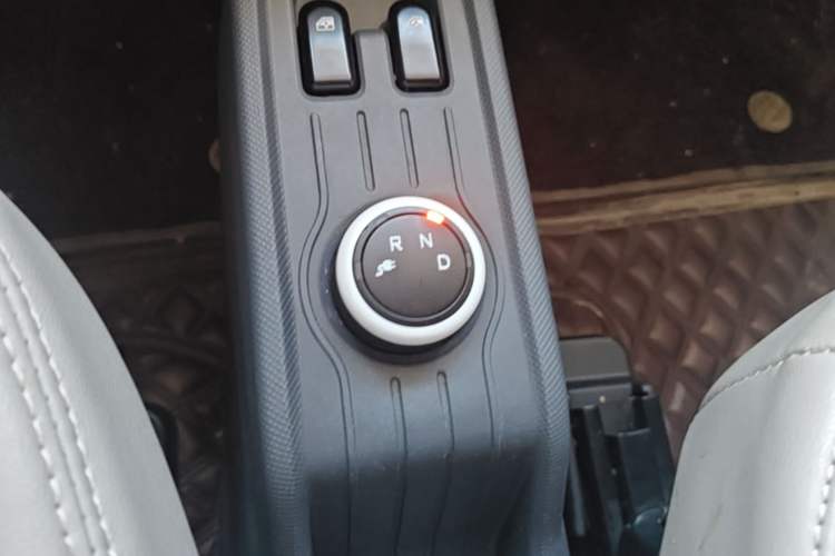 Used Wuling Hongguang MINIEV 2021 Macaron Premium Model – Lithium Iron Phosphate Gear Lever