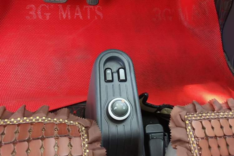 Used Wuling Hongguang MINIEV 2021 Macaron Premium Model – Lithium Iron Phosphate Gear Lever