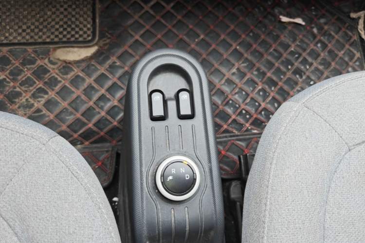 Used Wuling Hongguang MINIEV 2021 Macaron Premium Model – Lithium Iron Phosphate Gear Lever