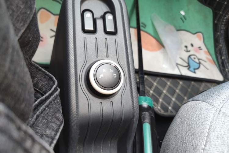 Used Wuling Hongguang MINIEV 2021 Macaron Premium Model – Lithium-NMC Gear Lever