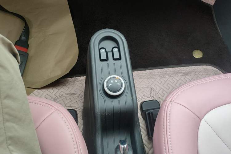 Used Wuling Hongguang MINIEV 2021 Macaron Premium Model – Lithium Iron Phosphate Gear Lever