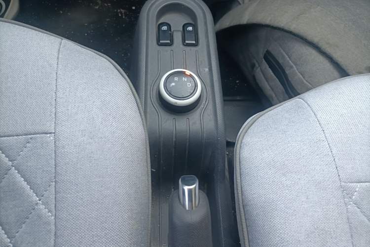 Used Wuling Hongguang MINIEV 2021 Macaron Premium Model – Lithium-NMC Gear Lever