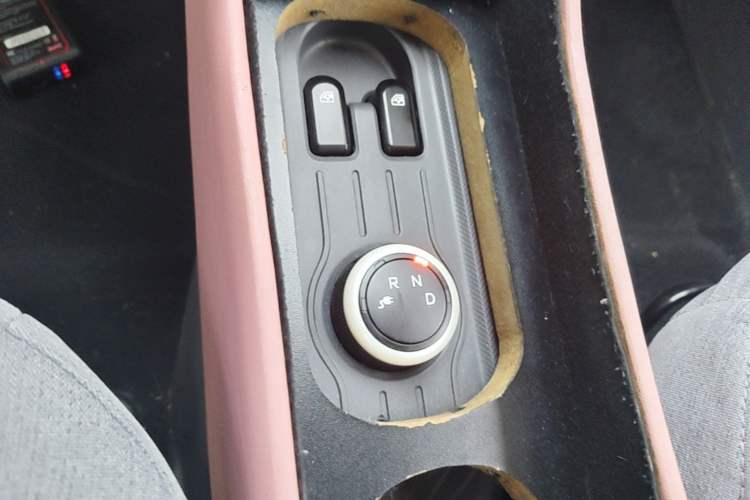 Used Wuling Hongguang MINIEV 2021 Macaron Premium Model – Lithium Iron Phosphate Gear Lever