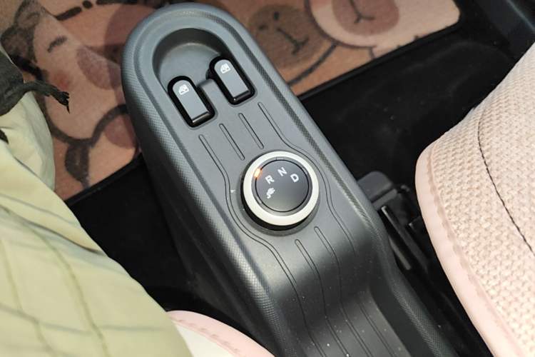 Used Wuling Hongguang MINIEV 2021 Macaron Fashion Edition Lithium-Ion Battery Gear Lever