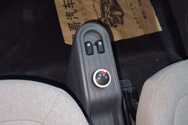 Used Wuling Hongguang MINIEV 2021 Macaron Premium Model – Lithium Iron Phosphate Gear Lever
