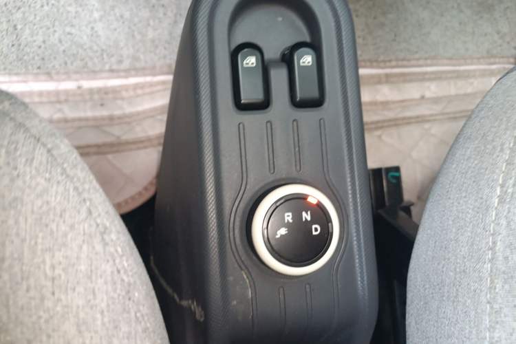 Used Wuling Hongguang MINIEV 2021 Macaron Premium Model – Lithium Iron Phosphate Gear Lever