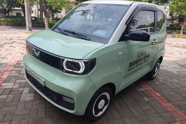 Ojetý Wuling Hongguang MINIEV 2021 Macaron Premium Model – Lithium Iron Phosphate