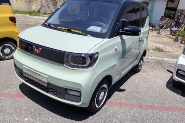 Ojetý Wuling Hongguang MINIEV 2021 Macaron Sandwich Model 120 km Lithium NMC