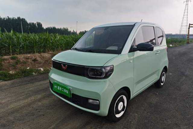 Ojetý Wuling Hongguang MINIEV 2021 Macaron Premium Model – Lithium Iron Phosphate