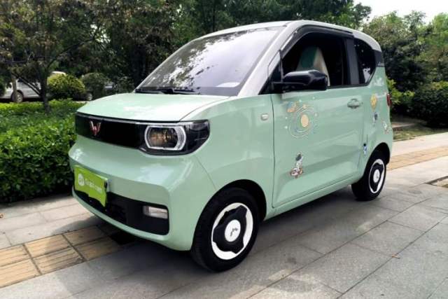 Ojetý Wuling Hongguang MINIEV 2021 Macaron Premium Model – Lithium Iron Phosphate