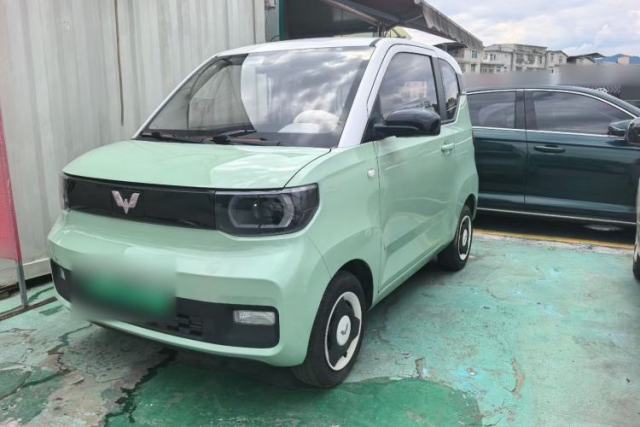 Ojetý Wuling Hongguang MINIEV 2021 Macaron Premium Model – Lithium Iron Phosphate
