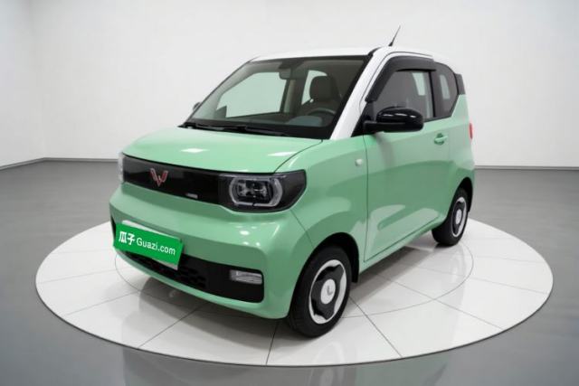 Ojetý Wuling Hongguang MINIEV 2021 Macaron Fashion Model Lithium Iron Phosphate