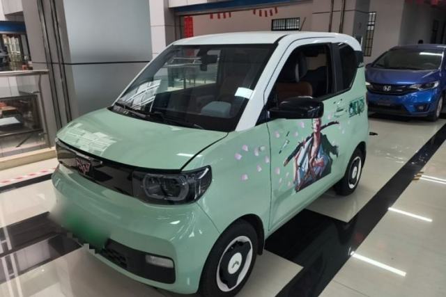Ojetý Wuling Hongguang MINIEV 2021 Macaron Premium Model – Lithium Iron Phosphate