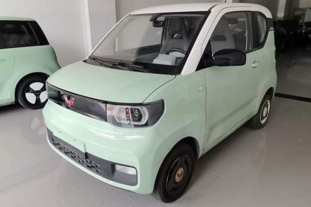 Ojetý Wuling Hongguang MINIEV 2021 Macaron Fashion Model Lithium Iron Phosphate