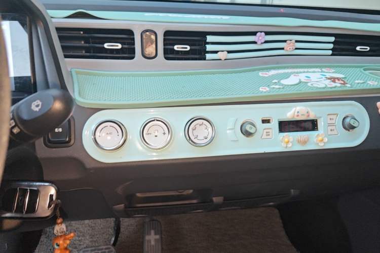 Used Wuling Hongguang MINIEV 2021 Macaron Fashion Model Lithium Iron Phosphate Audio And AC Panel