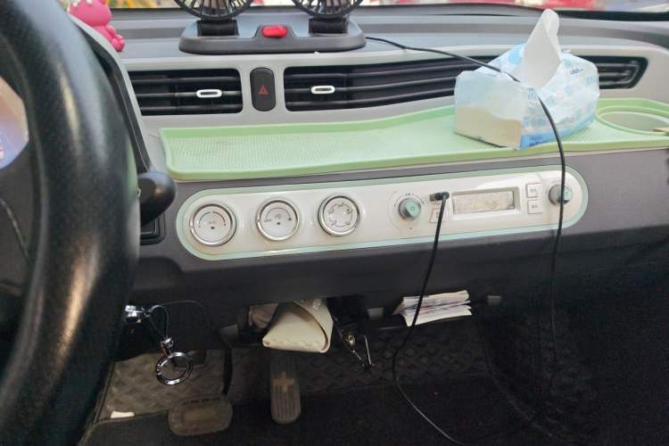 Used Wuling Hongguang MINIEV 2021 Macaron Fashion Edition Lithium-Ion Battery Audio And AC Panel