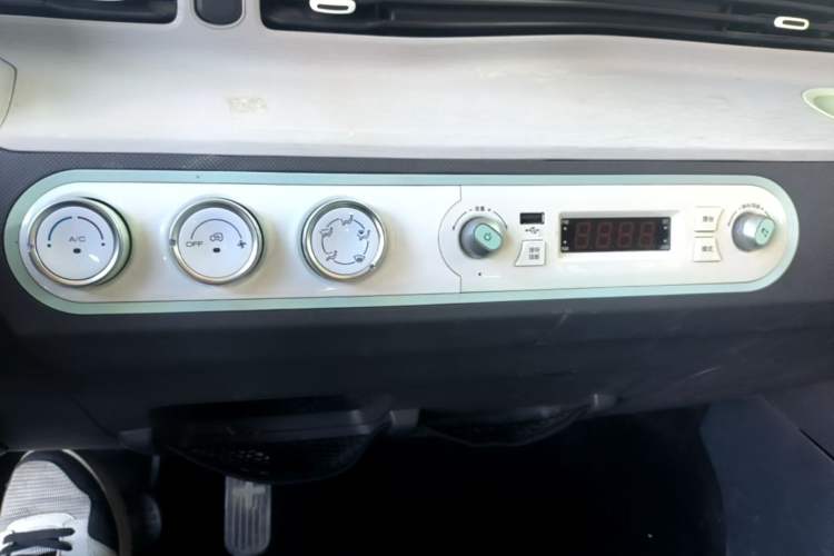 Used Wuling Hongguang MINIEV 2021 Macaron Fashion Edition Lithium-Ion Battery Audio And AC Panel