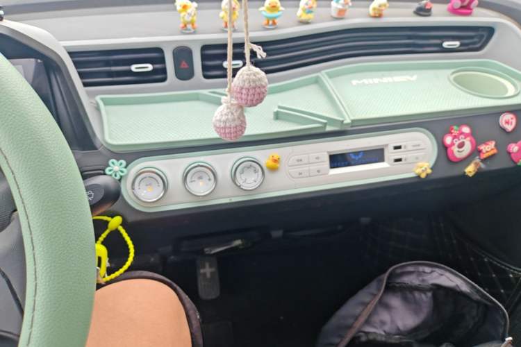 Used Wuling Hongguang MINIEV 2021 Macaron Fashion Model Lithium Iron Phosphate Audio And AC Panel