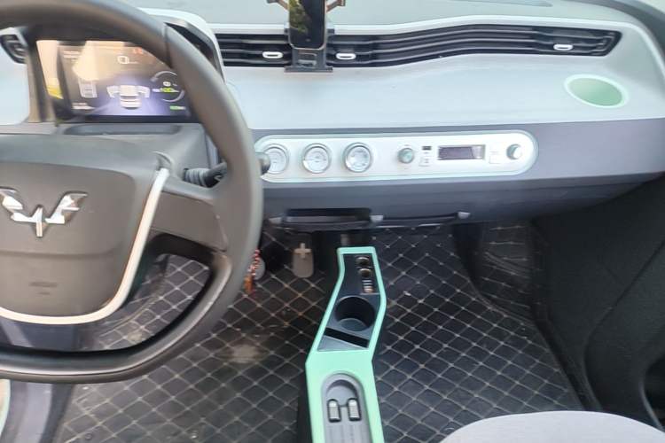 Used Wuling Hongguang MINIEV 2021 Macaron Fashion Model Lithium Iron Phosphate Audio And AC Panel