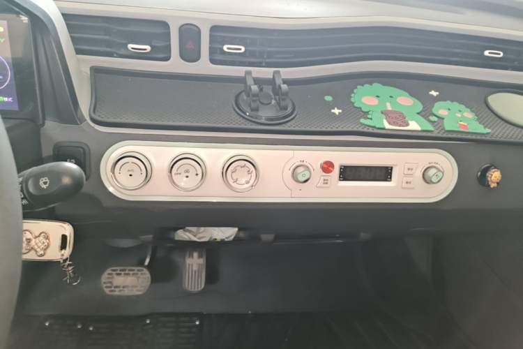 Used Wuling Hongguang MINIEV 2021 Macaron Fashion Model Lithium Iron Phosphate Audio And AC Panel