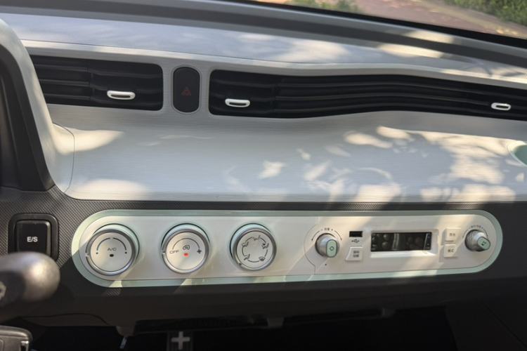 Used Wuling Hongguang MINIEV 2021 Macaron Fashion Model Lithium Iron Phosphate Audio And AC Panel