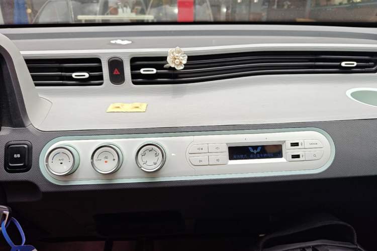 Used Wuling Hongguang MINIEV 2021 Macaron Premium Model – Lithium-NMC Audio And AC Panel