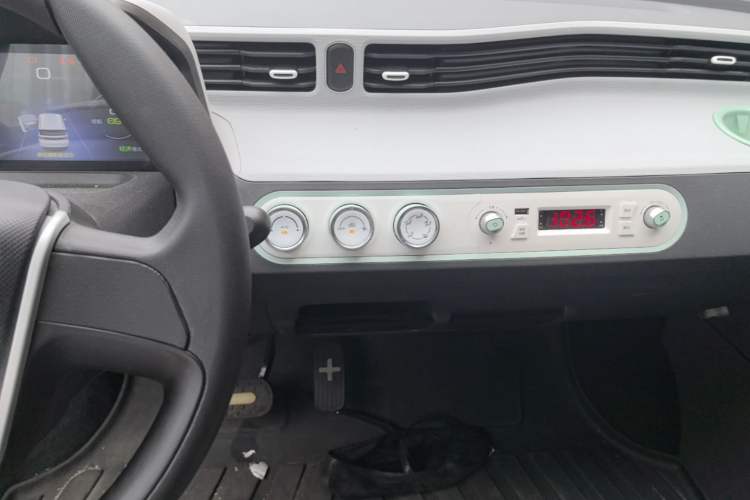Used Wuling Hongguang MINIEV 2021 Macaron Fashion Model Lithium Iron Phosphate Audio And AC Panel