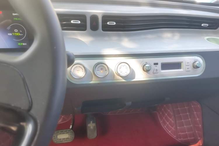 Used Wuling Hongguang MINIEV 2021 Macaron Premium Model – Lithium Iron Phosphate Audio And AC Panel