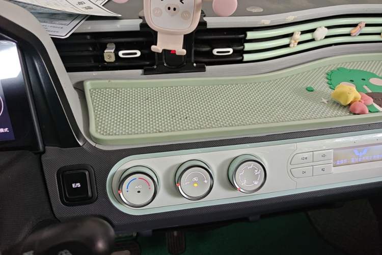 Used Wuling Hongguang MINIEV 2021 Macaron Fashion Edition Lithium-Ion Battery Audio And AC Panel