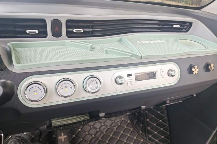 Used Wuling Hongguang MINIEV 2021 Macaron Premium Model – Lithium-NMC Audio And AC Panel