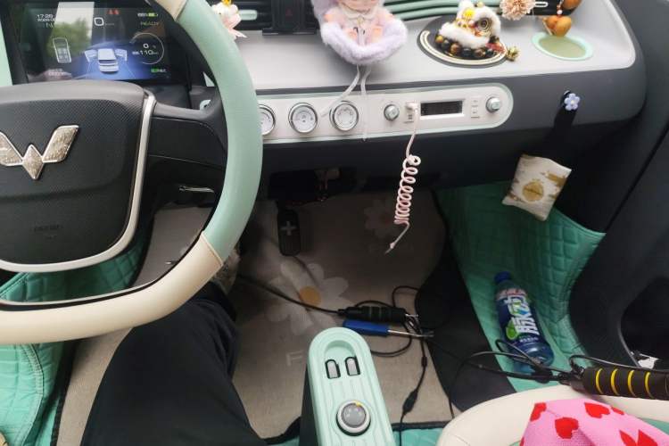 Used Wuling Hongguang MINIEV 2021 Macaron Premium Model – Lithium Iron Phosphate Audio And AC Panel