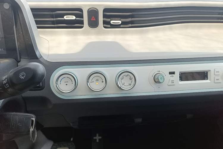 Used Wuling Hongguang MINIEV 2021 Macaron Fashion Model Lithium Iron Phosphate Audio And AC Panel