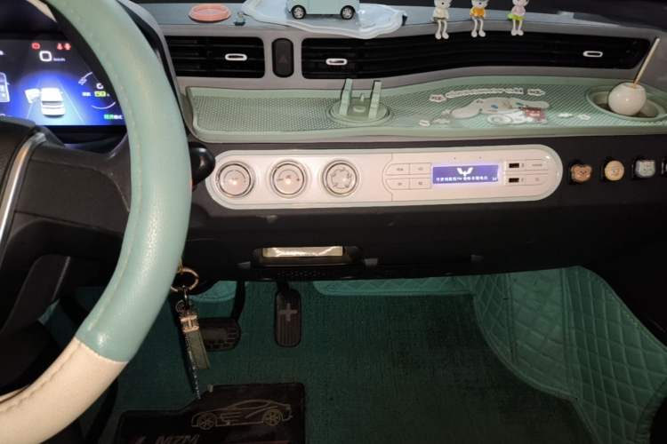 Used Wuling Hongguang MINIEV 2021 Macaron Premium Model – Lithium Iron Phosphate Audio And AC Panel