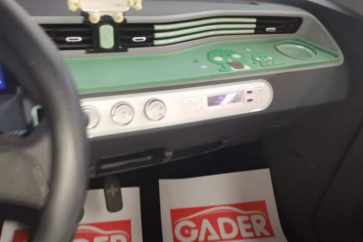 Used Wuling Hongguang MINIEV 2021 Macaron Fashion Model Lithium Iron Phosphate Audio And AC Panel