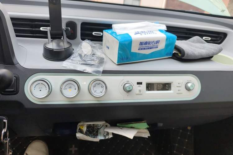 Used Wuling Hongguang MINIEV 2021 Macaron Premium Model – Lithium-NMC Audio And AC Panel
