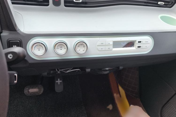 Used Wuling Hongguang MINIEV 2021 Macaron Fashion Model Lithium Iron Phosphate Audio And AC Panel