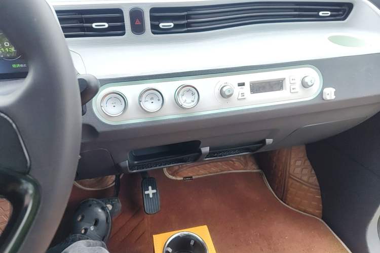 Used Wuling Hongguang MINIEV 2021 Macaron Fashion Model Lithium Iron Phosphate Audio And AC Panel