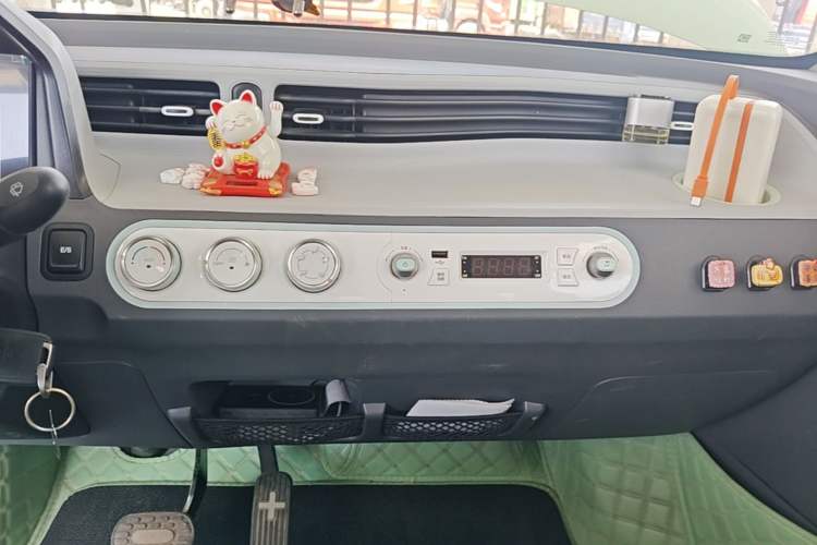 Used Wuling Hongguang MINIEV 2021 Macaron Fashion Model Lithium Iron Phosphate Audio And AC Panel